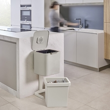 Контейнер для мусора с двумя баками Joseph Joseph Totem Pop 60 L